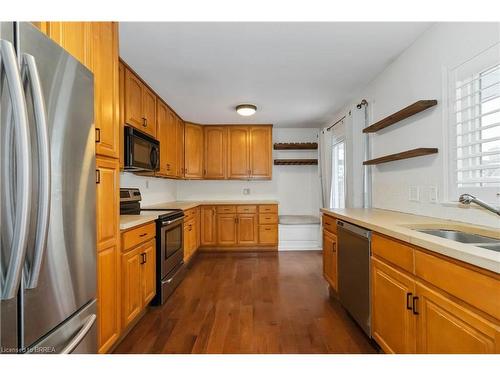 10 Albemarle Street, Brantford, ON - Indoor Photo Showing Kitchen