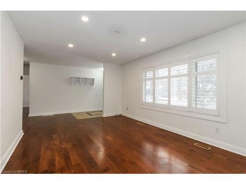 10 Albemarle Street, Brantford, ON - Indoor Photo Showing Other Room