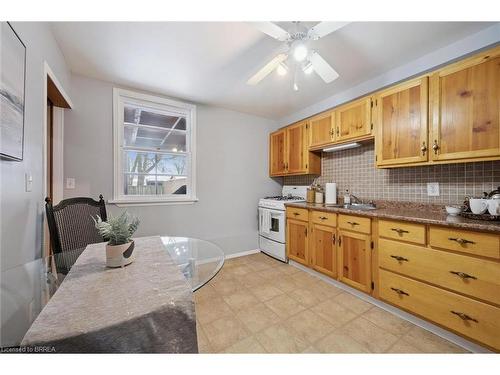 11 Hill Avenue, Brantford, ON - Indoor