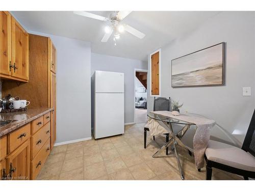 11 Hill Avenue, Brantford, ON - Indoor