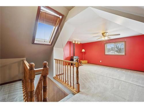 11 Hill Avenue, Brantford, ON - Indoor Photo Showing Other Room