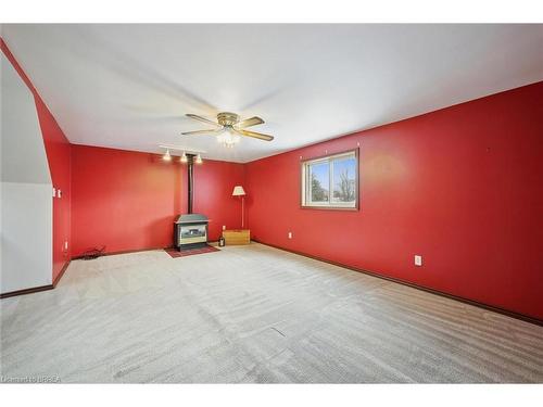 11 Hill Avenue, Brantford, ON - Indoor Photo Showing Other Room