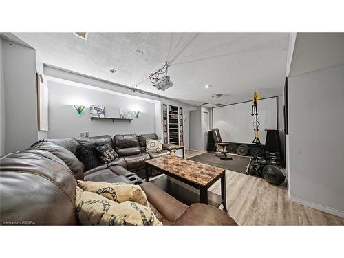 128 Mcmeeken Drive, Cambridge, ON - Indoor Photo Showing Living Room