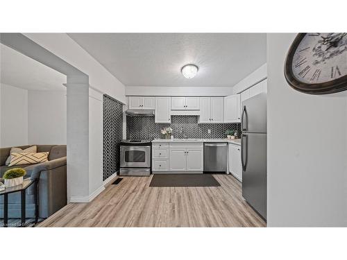 128 Mcmeeken Drive, Cambridge, ON - Indoor Photo Showing Kitchen