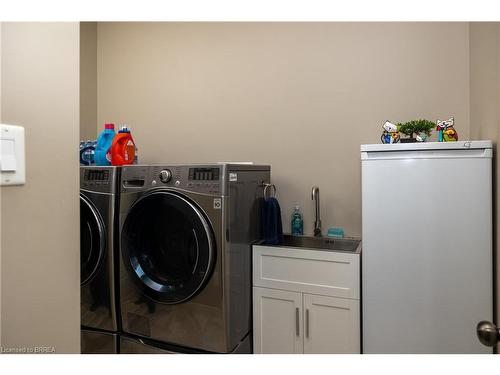 72 Newport Lane, Port Dover, ON - Indoor Photo Showing Laundry Room
