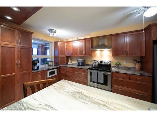 501-11 Mill Pond Court, Simcoe, ON - Indoor Photo Showing Kitchen