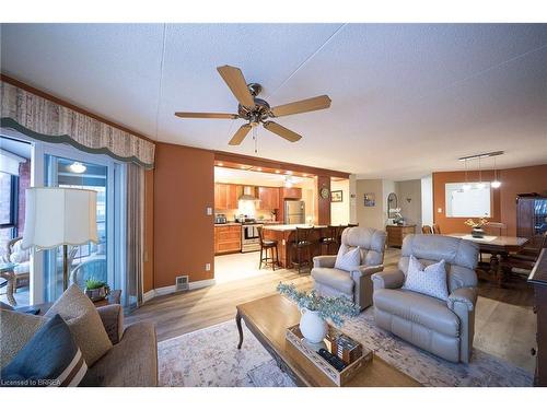 501-11 Mill Pond Court, Simcoe, ON - Indoor Photo Showing Living Room