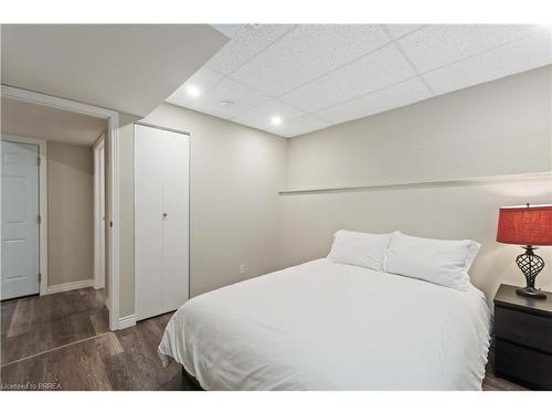 Lower-4319 Arejay Avenue, Beamsville, ON - Indoor Photo Showing Bedroom