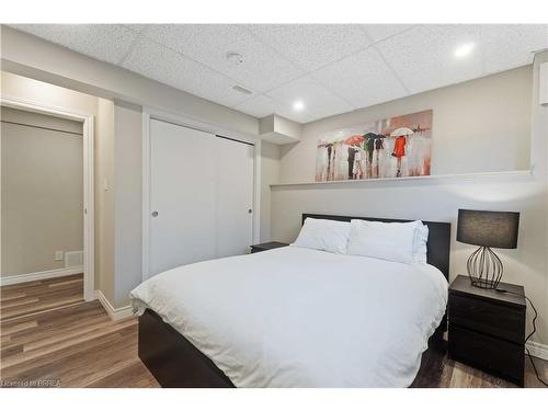 Lower-4319 Arejay Avenue, Beamsville, ON - Indoor Photo Showing Bedroom