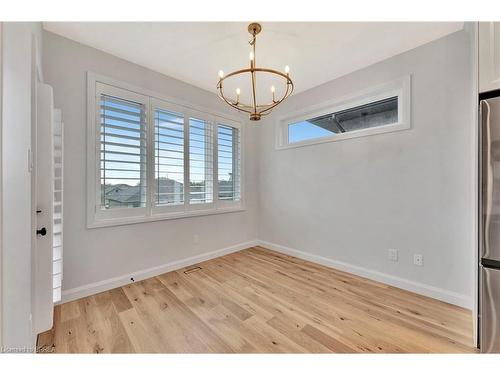 6 Patten Drive, St. George, ON - Indoor Photo Showing Other Room