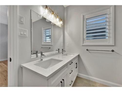 6 Patten Drive, St. George, ON - Indoor Photo Showing Bathroom