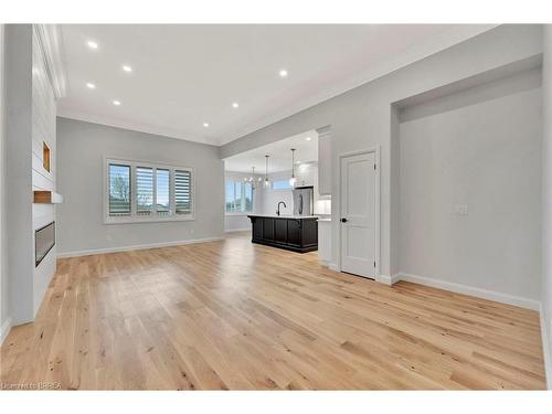 6 Patten Drive, St. George, ON - Indoor Photo Showing Living Room