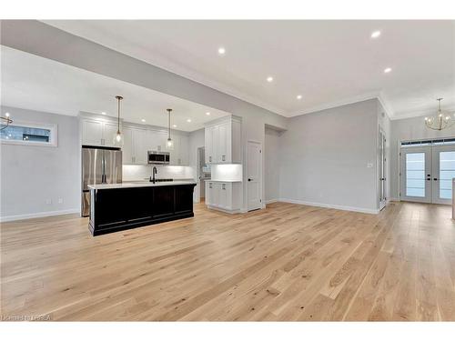 6 Patten Drive, St. George, ON - Indoor Photo Showing Kitchen With Upgraded Kitchen