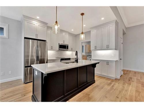 6 Patten Drive, St. George, ON - Indoor Photo Showing Kitchen With Upgraded Kitchen