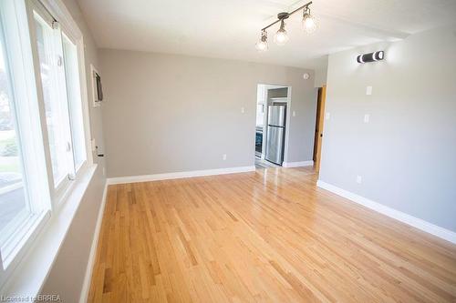 Upper-415 Chatham Street, Brantford, ON - Indoor Photo Showing Other Room