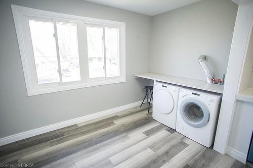 Upper-415 Chatham Street, Brantford, ON - Indoor Photo Showing Laundry Room