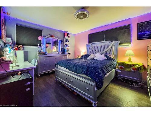 6 Bayly Drive, Paris, ON - Indoor Photo Showing Bedroom