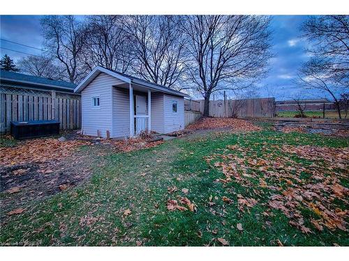 6 Bayly Drive, Paris, ON - Outdoor