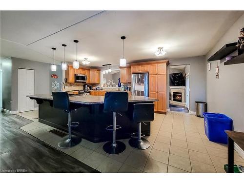 6 Bayly Drive, Paris, ON - Indoor