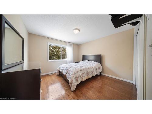 38 Sinclair Street, Guelph, ON - Indoor Photo Showing Bedroom