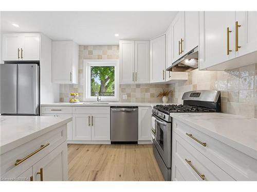 55 Jones Street, Hamilton, ON - Indoor Photo Showing Kitchen With Upgraded Kitchen