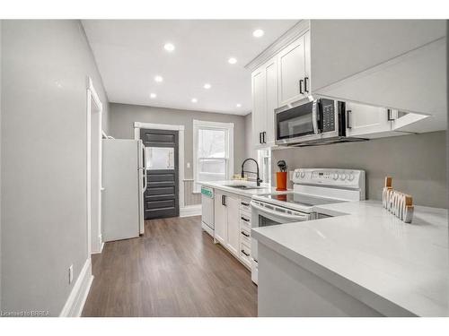 353 Dalhousie Street, Brantford, ON - Indoor Photo Showing Kitchen