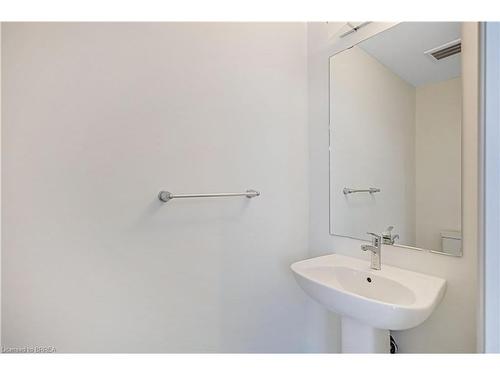 5 Greig Street, Brantford, ON - Indoor Photo Showing Bathroom
