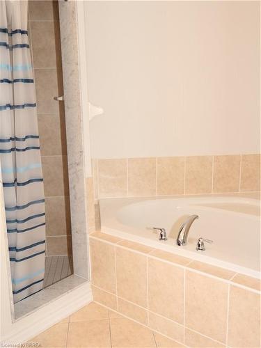 42 Bruton Street, Thorold, ON - Indoor Photo Showing Bathroom