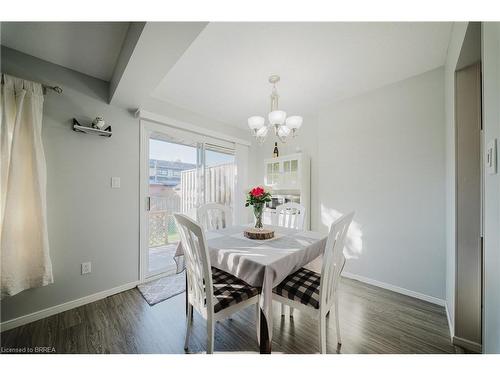 431-431 Springbank Avenue N, Woodstock, ON - Indoor Photo Showing Dining Room