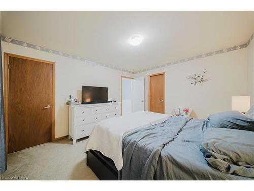 431-431 Springbank Avenue N, Woodstock, ON - Indoor Photo Showing Bedroom