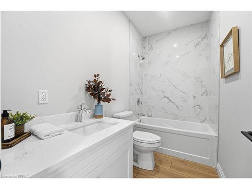 105 Vanrooy Trail, Waterford, ON - Indoor Photo Showing Bathroom