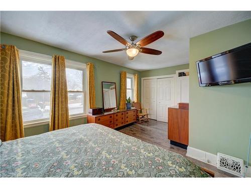 688 Colborne Street, Brantford, ON - Indoor Photo Showing Bedroom