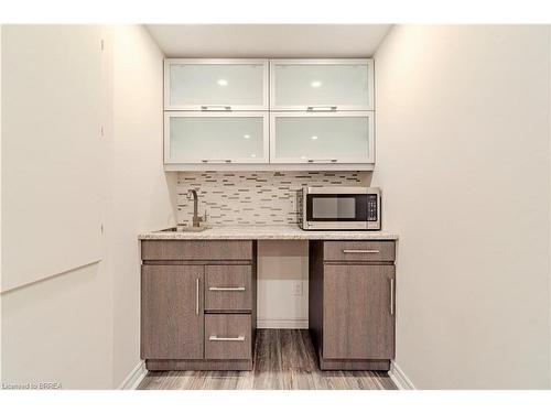 241 Thomas Avenue, Brantford, ON - Indoor