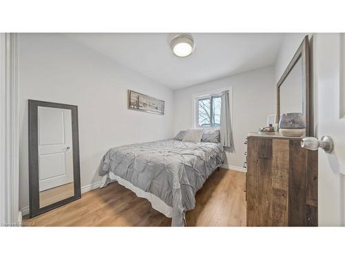5 Enfield Crescent, Brantford, ON - Indoor Photo Showing Bedroom