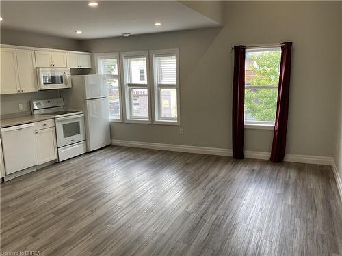 5-98 Lorne Crescent, Brantford, ON - Indoor Photo Showing Kitchen