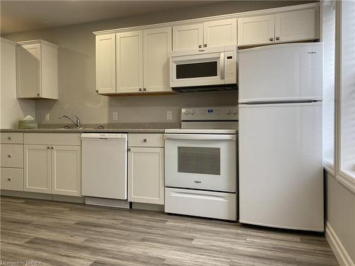 5-98 Lorne Crescent, Brantford, ON - Indoor Photo Showing Kitchen