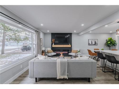 234 Grand Street, Brantford, ON - Indoor Photo Showing Other Room