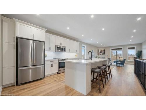 187 Craddock Boulevard, Jarvis, ON - Indoor Photo Showing Kitchen With Upgraded Kitchen