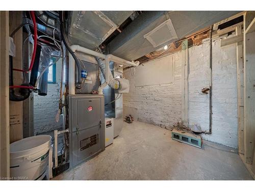 111 Victoria Street, Brantford, ON - Indoor