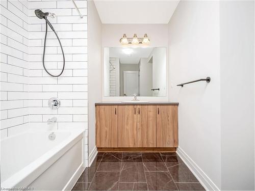 53-2 Willow Street, Paris, ON - Indoor Photo Showing Bathroom