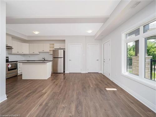 53-2 Willow Street, Paris, ON - Indoor Photo Showing Kitchen