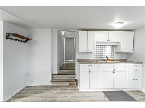 89 Maitland Street, Brantford, ON - Indoor Photo Showing Kitchen