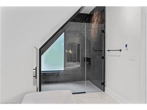 21 Clare Avenue, Hamilton, ON - Indoor Photo Showing Bathroom