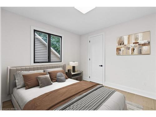 21 Clare Avenue, Hamilton, ON - Indoor Photo Showing Bedroom