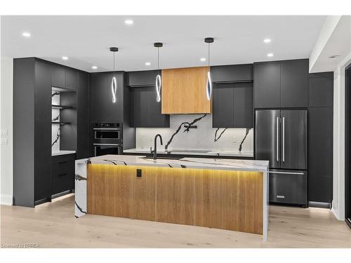 21 Clare Avenue, Hamilton, ON - Indoor Photo Showing Kitchen With Upgraded Kitchen