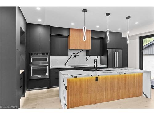 21 Clare Avenue, Hamilton, ON - Indoor Photo Showing Kitchen With Upgraded Kitchen