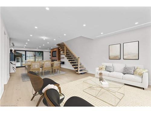 21 Clare Avenue, Hamilton, ON - Indoor Photo Showing Living Room