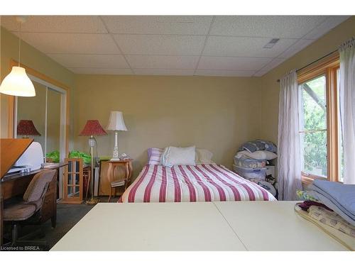 546299 Sideroad 4B, Kimberley, ON - Indoor Photo Showing Bedroom
