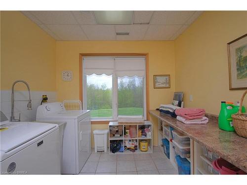 546299 Sideroad 4B, Kimberley, ON - Indoor Photo Showing Laundry Room
