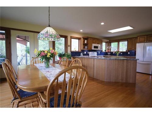 546299 Sideroad 4B, Kimberley, ON - Indoor Photo Showing Dining Room
